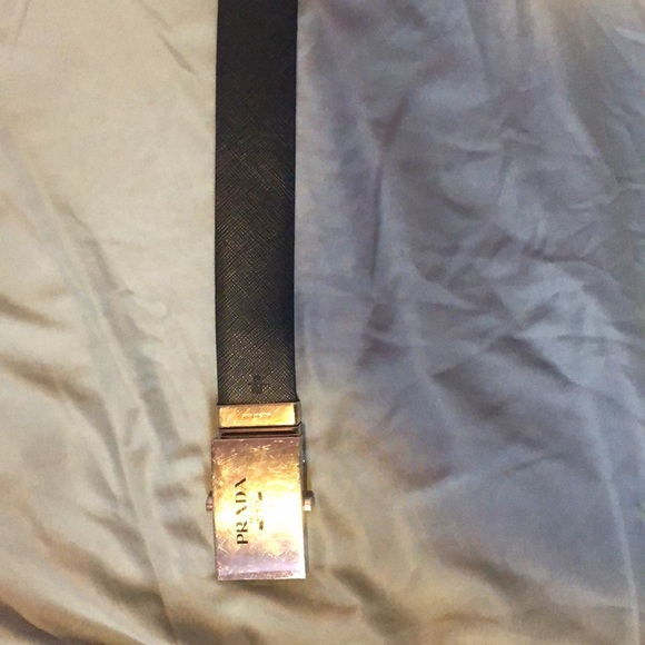 I am selling my reversible Prada belt used like new - Picture 3 of 3